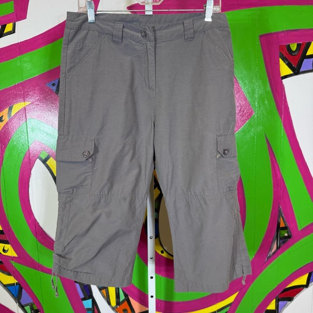 Woolrich, Grey Capris, with Ruching Drawstring on the hem. Size 8.